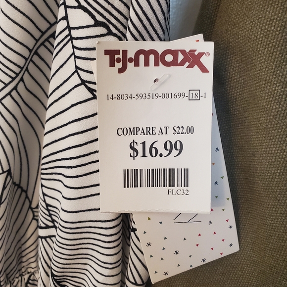 SIENNA SKY - WOMANS NWT DRESS - SIZE XS - Picture 6 of 8